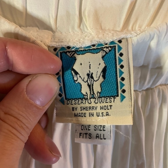 Women’s Desert West white flowy mini skirt - Picture 5 of 6